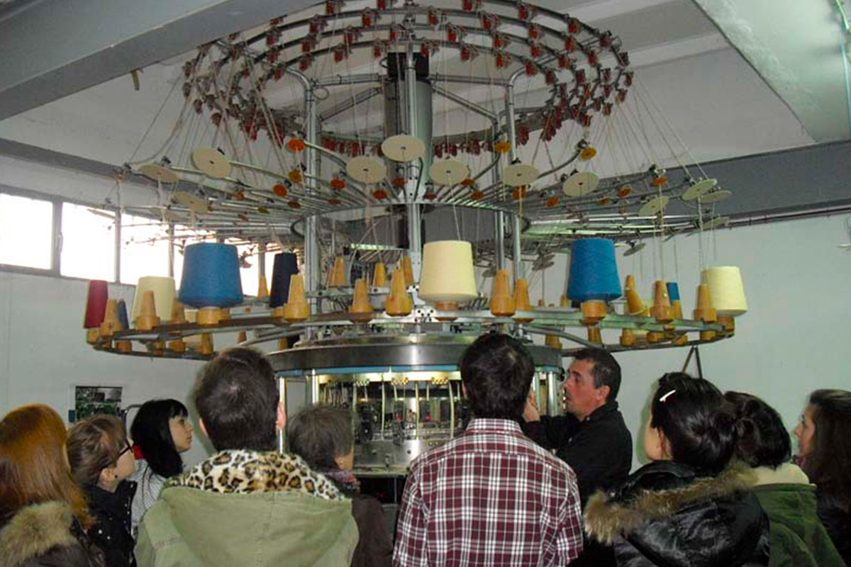 Visita a empresa de tejidos de punto Arcomalla