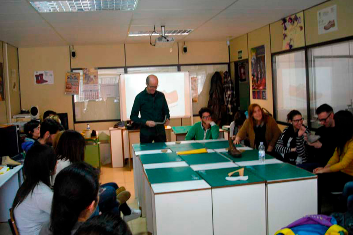 Charla "El Diseño de Calzado y su Prototipado"
