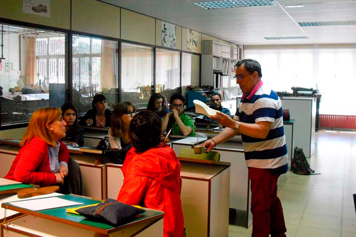 Charla sobre pisos, suelas y tacones