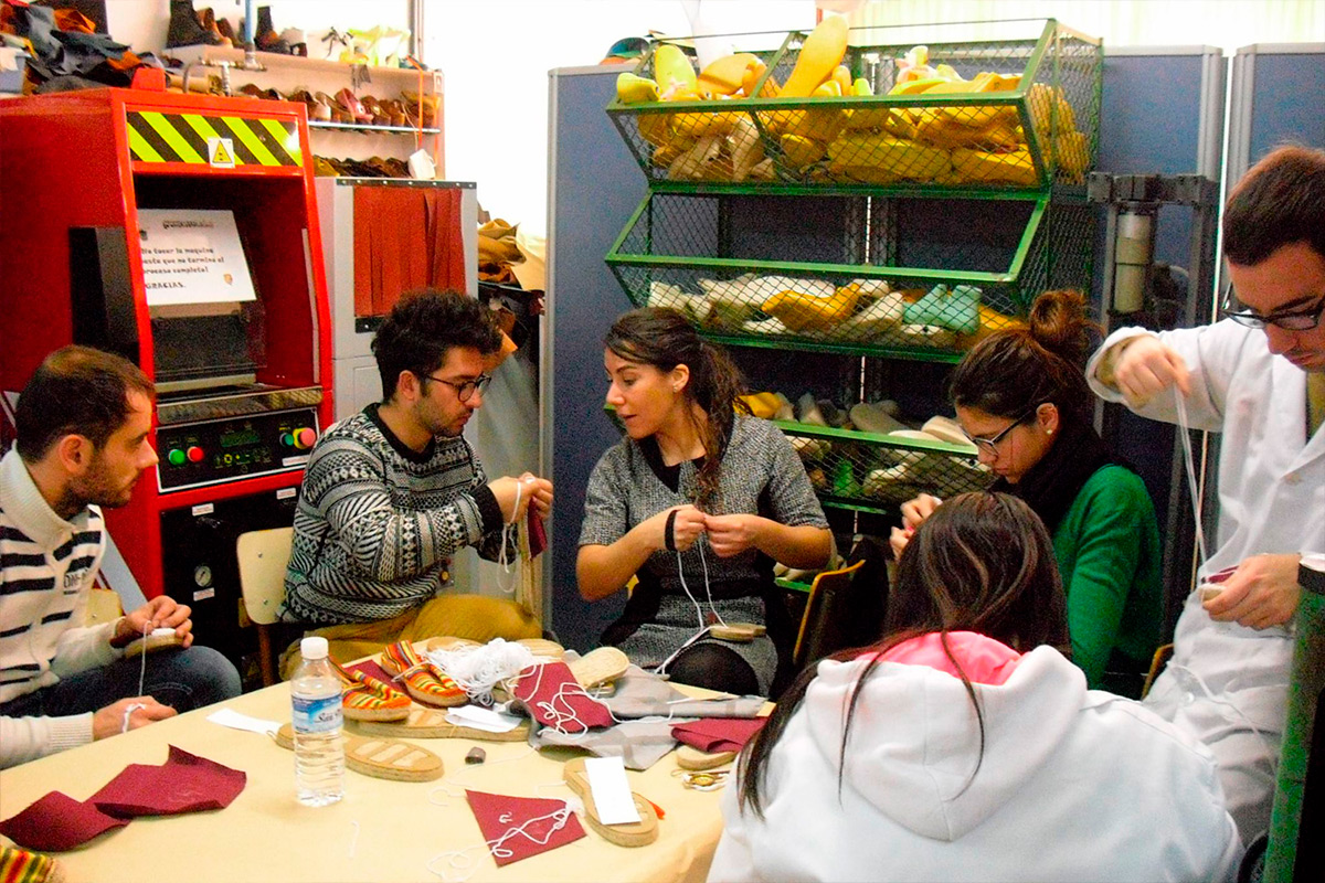 Taller Cosido Artesanal Alpargatas Yute