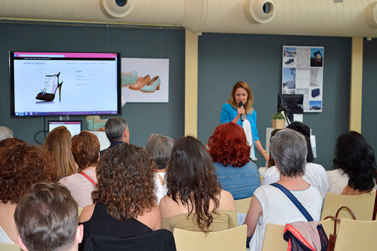 Conferencia diseñadora internacional Patricia Rosales