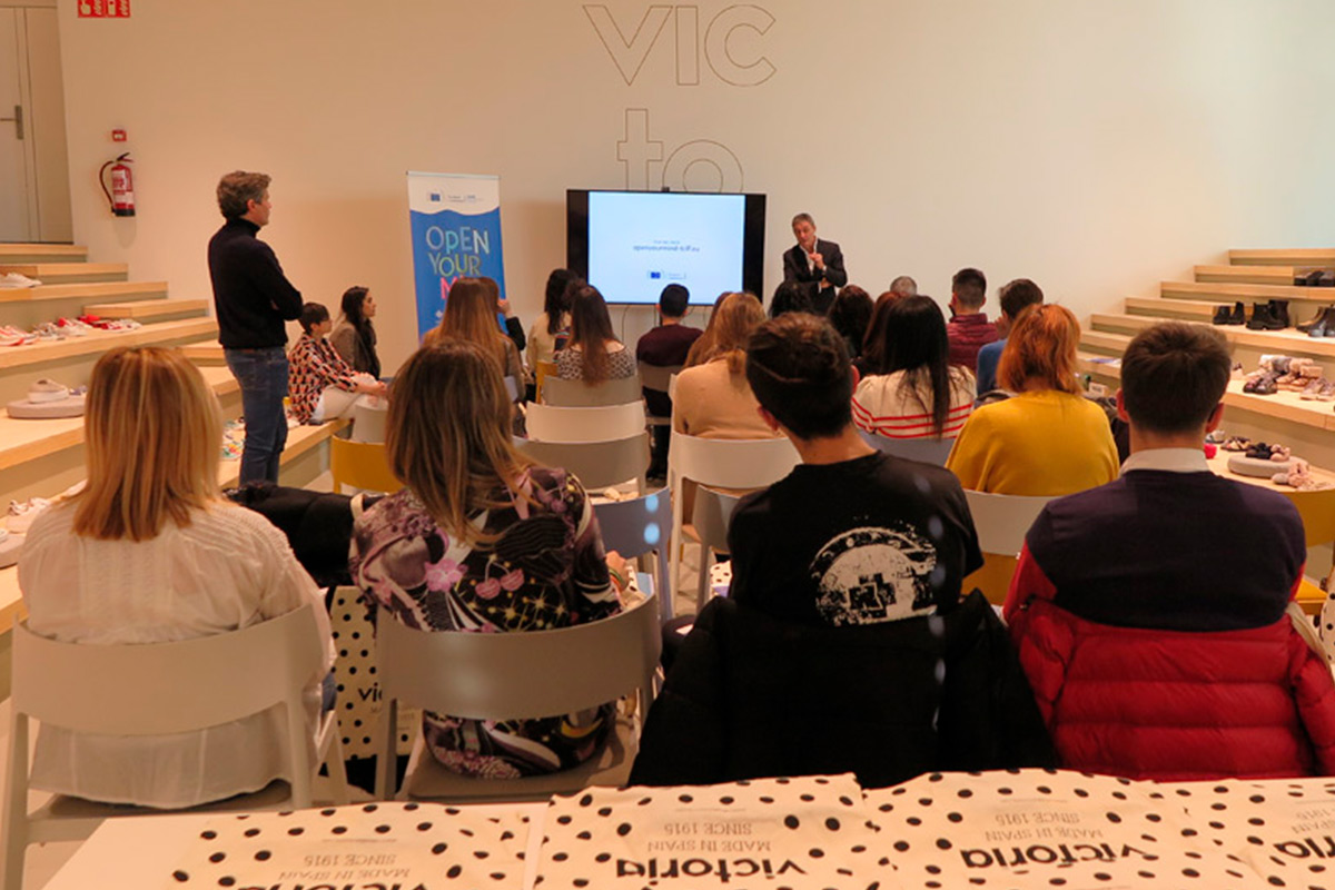 Visita Calzados Victoria